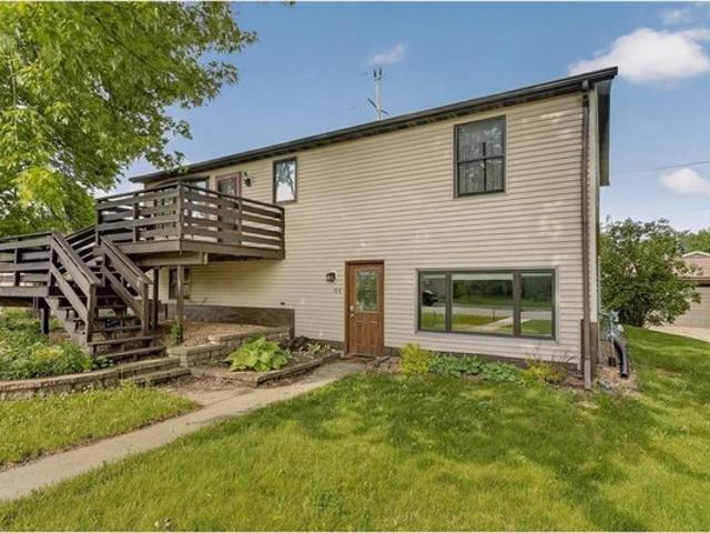 House for sale in Dodge Center, Minnesota
