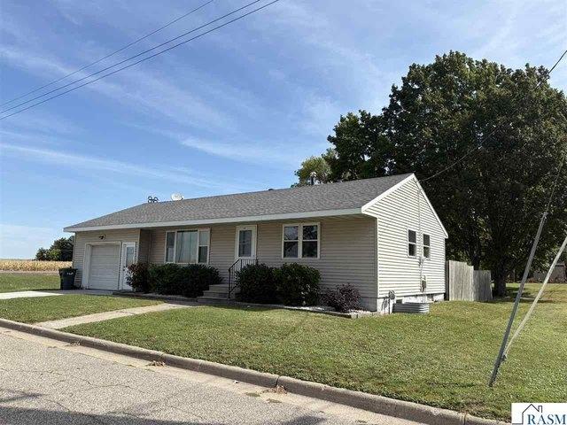 House for sale in Cleveland, Le Sueur County
