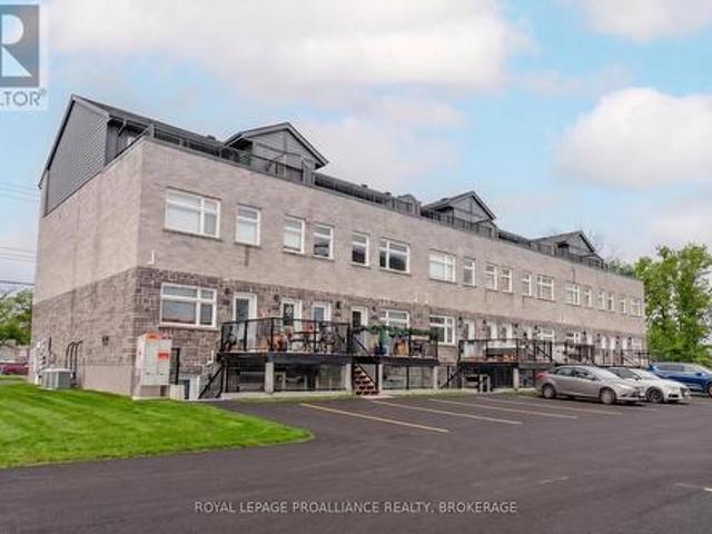 Townhouse for sale in Kingston, Ontario
