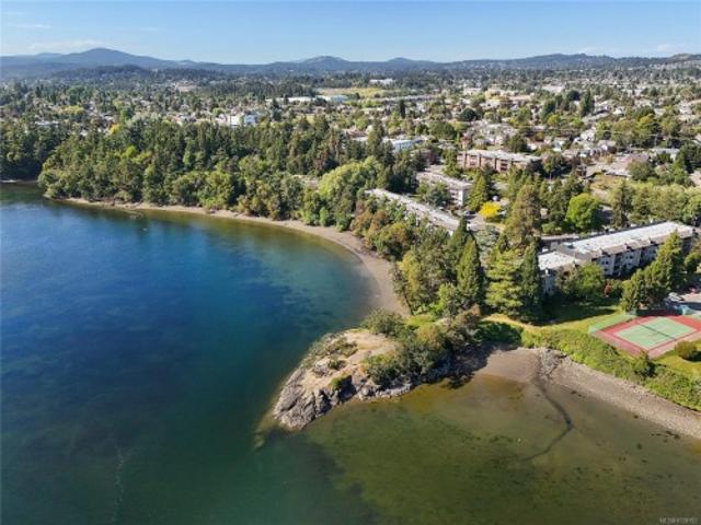 Property for sale in Tillicum, Saanich
