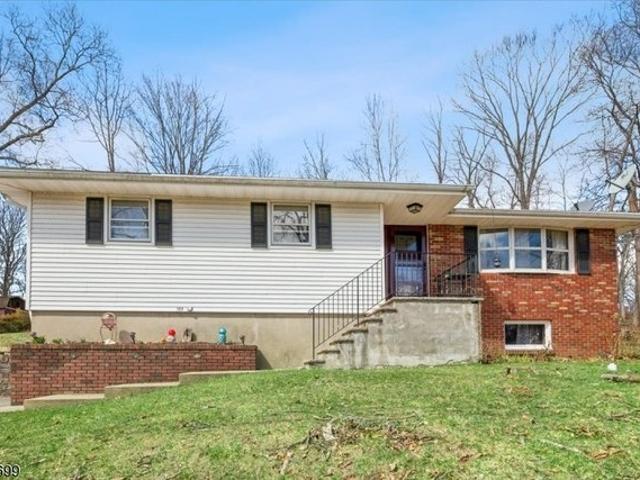 House for sale in Andover, New Jersey