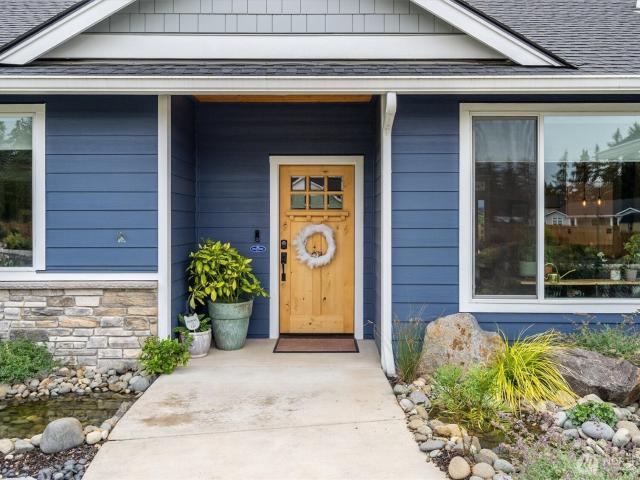 House for sale in Castle Rock, Washington