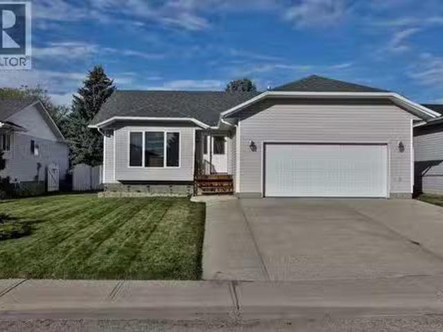 House for sale in Vulcan, Alberta