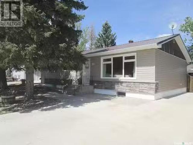 House for sale in Assiniboia, Saskatchewan
