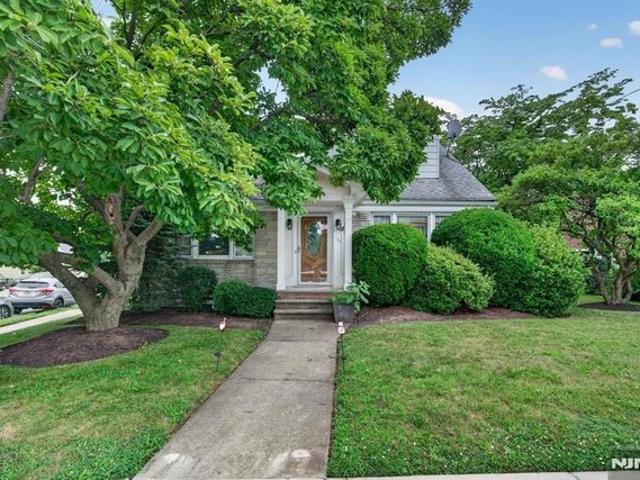 House for sale in Bloomfield, New Jersey