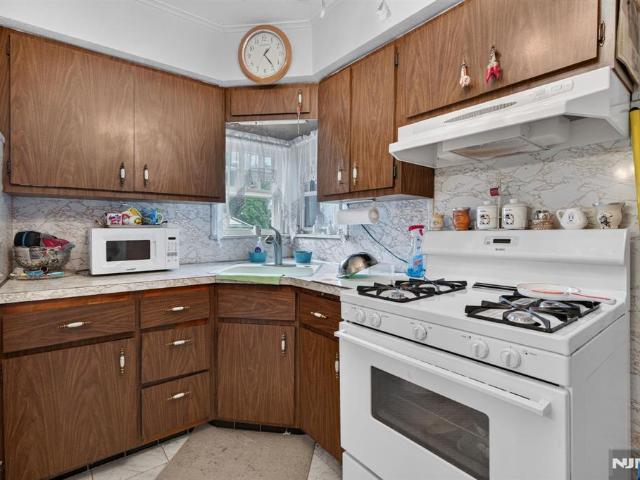 House for sale in Bloomfield, New Jersey