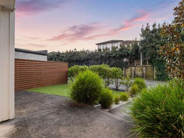 Townhouse for sale in Whangaparaoa