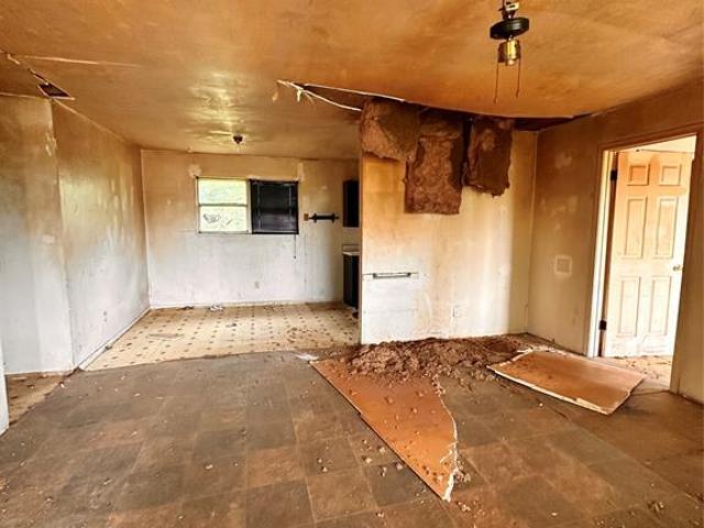 House for sale in Morris, Texas