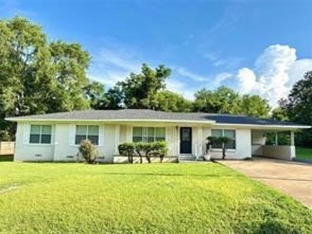 House for sale in Hughes Springs, Texas