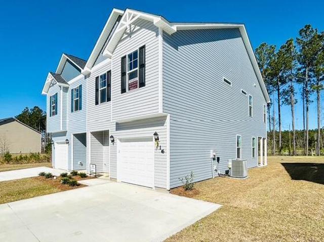 Townhouse for sale in Jacksonville, North Carolina