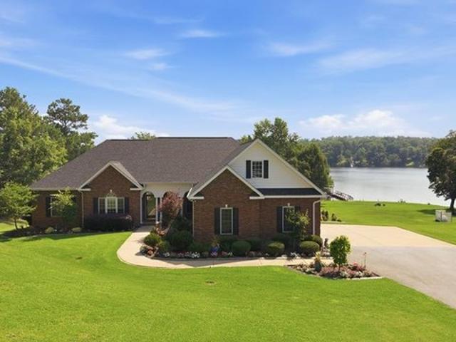 House for sale in Hodges, South Carolina