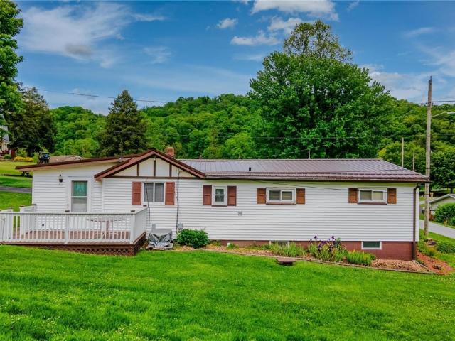 House for sale in Hammondsville, Ohio