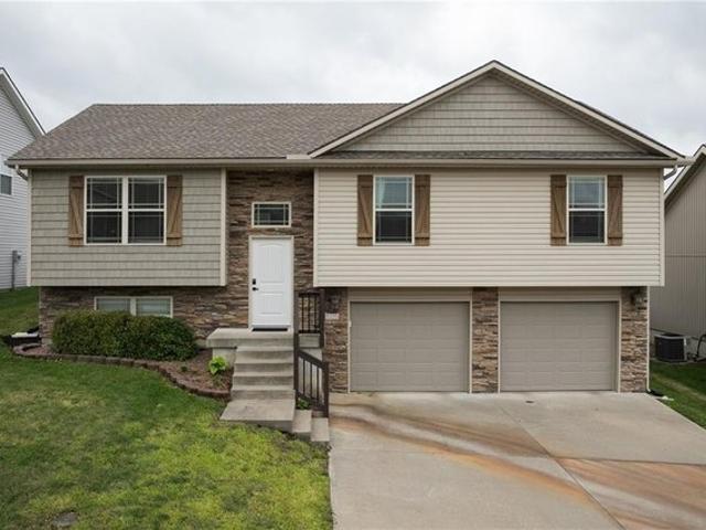 House for sale in Knob Noster, Missouri