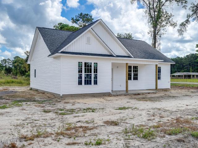 House for sale in Teachey, North Carolina