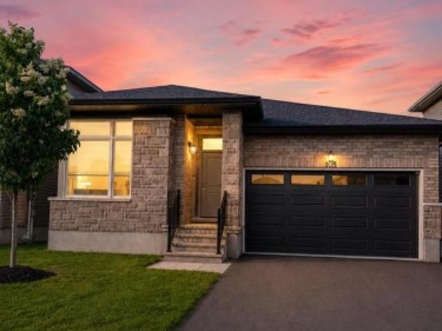 House for sale in Ontario