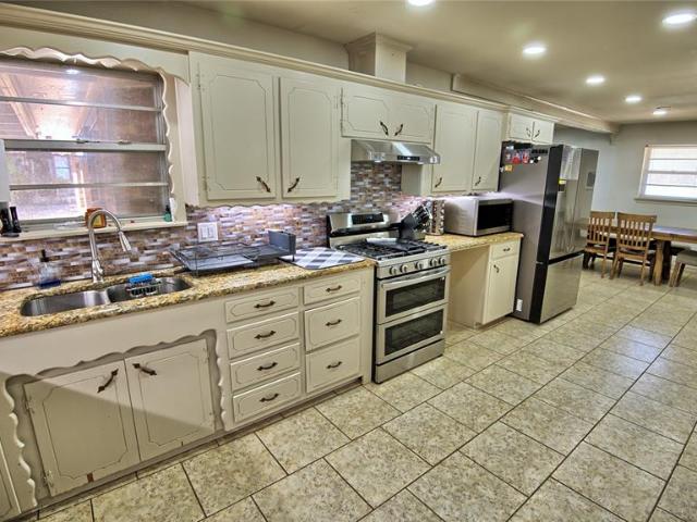 House for sale in Saint Jo, Texas