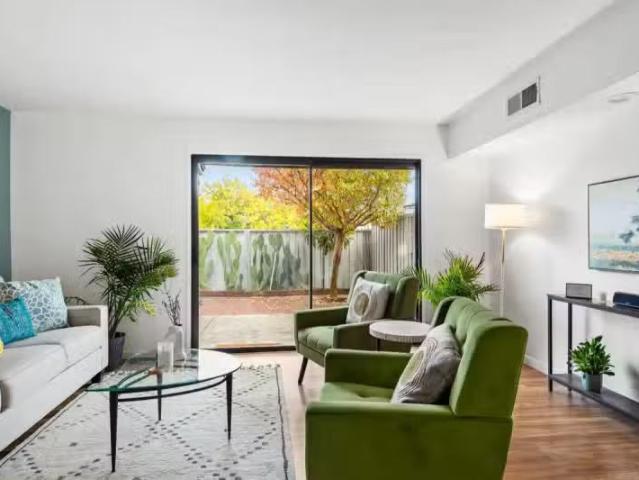 Apartment for rent in Cloverdale, California