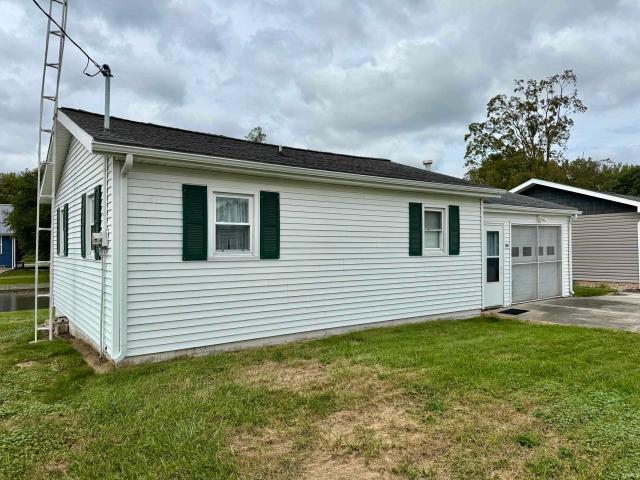 House for sale in Leesburg, Indiana