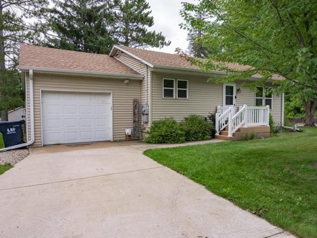 House for sale in Juneau, Wisconsin