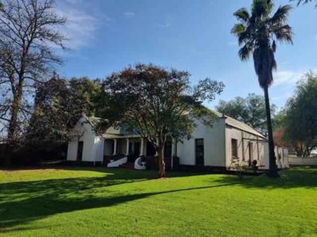 Farm for sale in Waterkloof, Gauteng