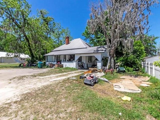 House for sale in Suwannee, Florida