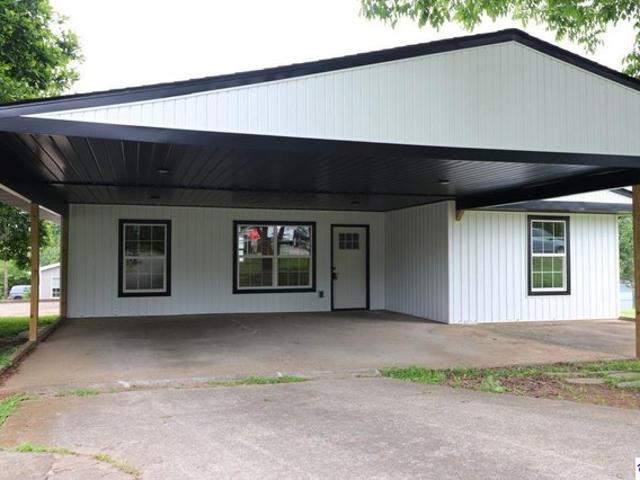House for sale in Vine Grove, Hardin County