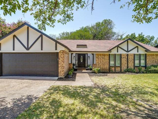 House for sale in Benbrook, Tarrant County