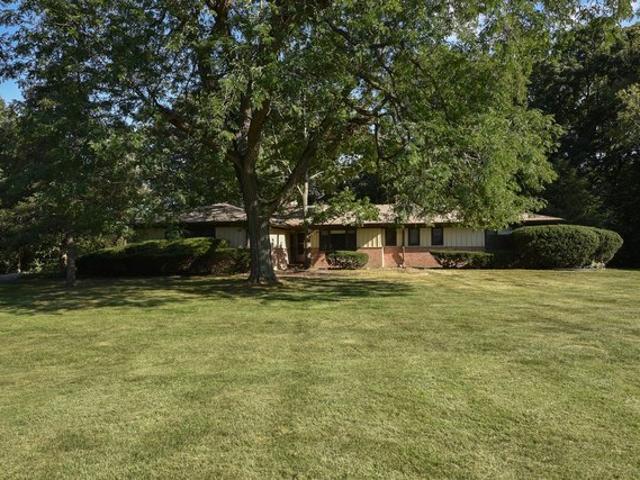 House for sale in Inverness, Illinois