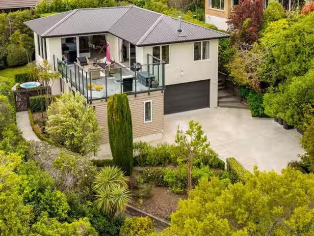House for sale in Chaslands, Canterbury
