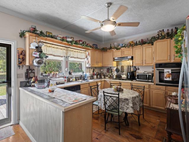 House for sale in Colmesneil, Texas