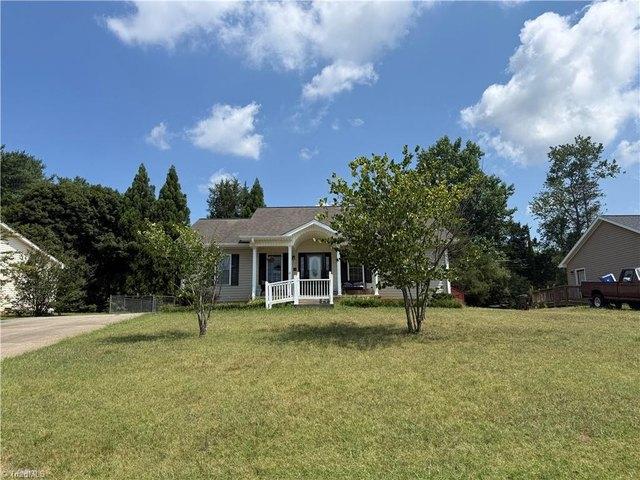 House for sale in Yadkinville, North Carolina