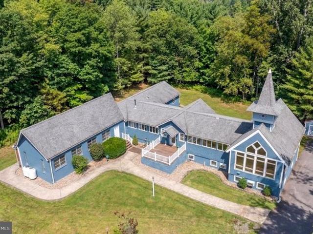 House for sale in Garrett, Maryland