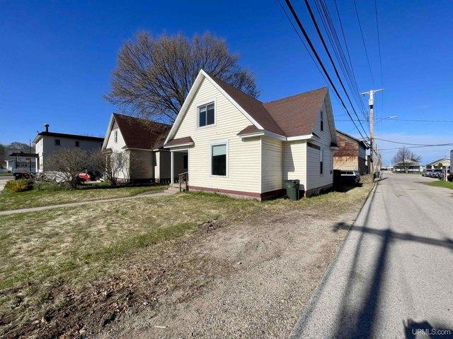 House for sale in Escanaba, Michigan