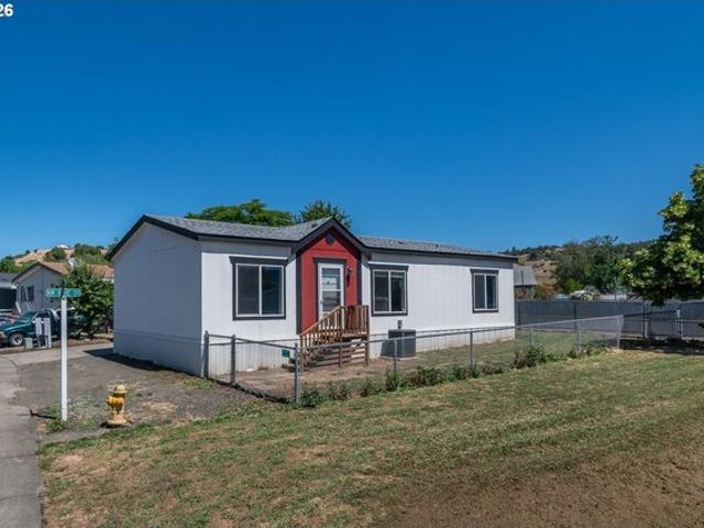 House for sale in Oregonia