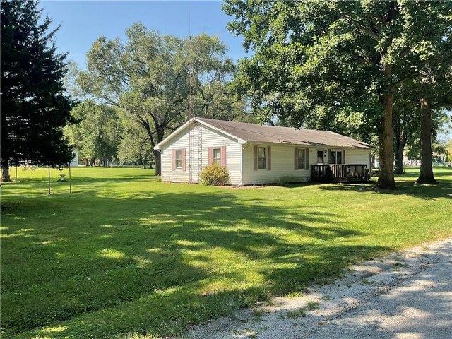 House for sale in Moweaqua, Illinois