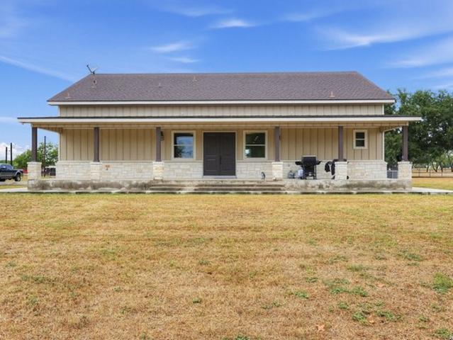 House for sale in La Vernia, Wilson County