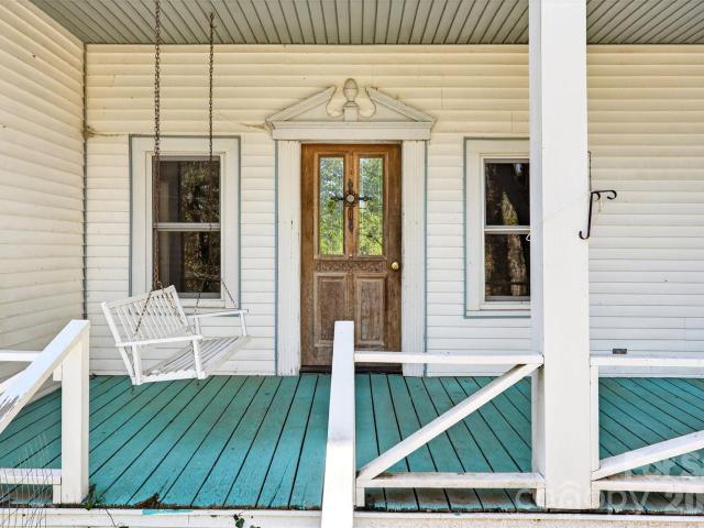 House for sale in Saluda, North Carolina