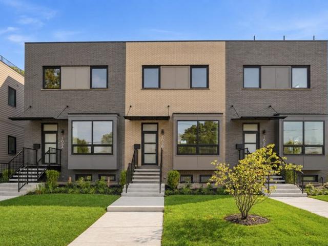 Townhouse for sale in Highwood, Illinois