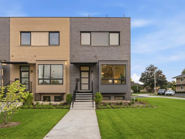 Townhouse for sale in Highwood, Illinois
