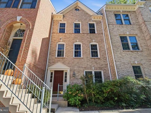 Townhouse for sale in Winter Hill, Falls Church