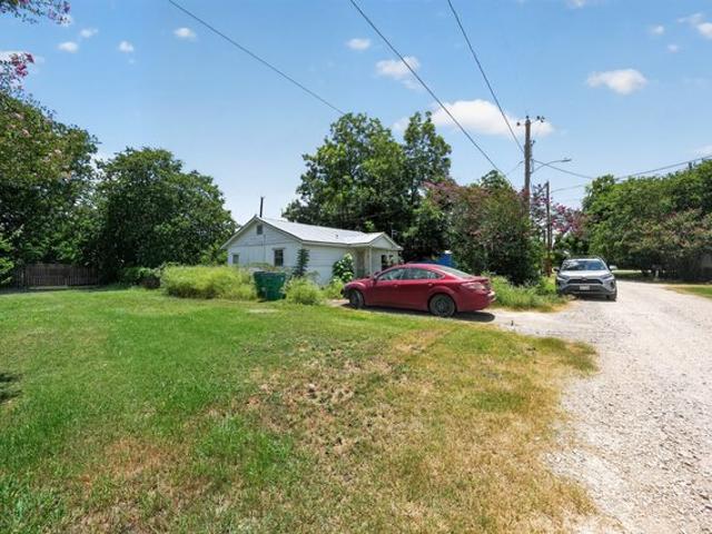 House for sale in Milam, Texas