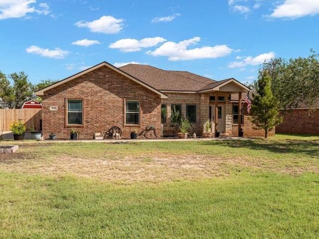 House for sale in Howard, Texas