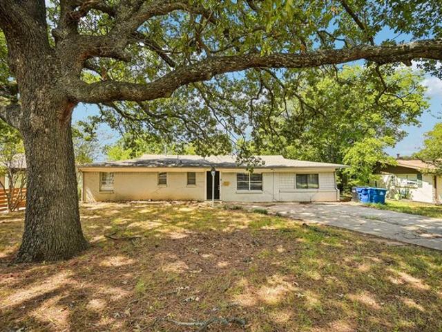 House for sale in Denison, Grayson County