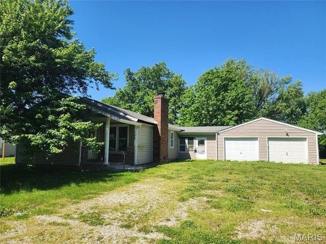 House for sale in Bond, Illinois
