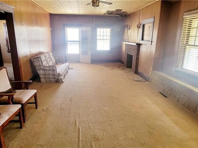 House for sale in Yates Center