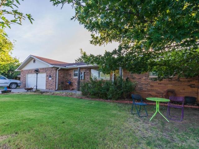House for sale in Armstrong, Texas