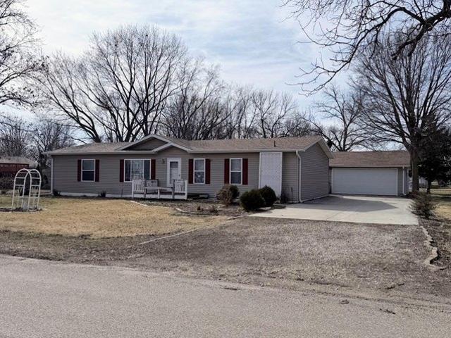House for sale in Everly, Iowa