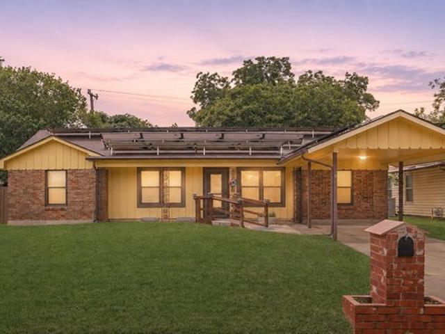 House for sale in Universal City, Texas