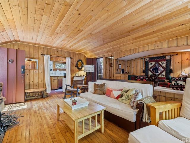 House for sale in Mt Baldy, California