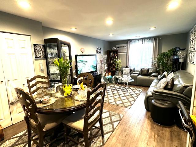 Condo for sale in Carol Stream, Illinois